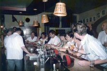 1984-Bombakkes-Jaarlijks-reisje-30-eindpunt-Cafe-van-Arensbergen-