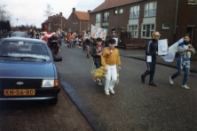 1984-Carnavalsoptocht-de-Ratel-School-vooraan-Rodger-Goertz-03