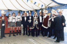 1985-Prinsen-uitgenodigd-bij-Ossebraadfeest-Maskotters-Ottersum-01