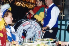 2001-Bombakkes-Eten-bij-de-Chinees-01