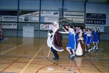 2003-Prins-Hans-dn-Vierde-1e-opslag-Basketbalwedstrijd-05