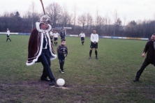 2004-Prins-John-den-Urste-Aftrap-Voetbalwedstrijd-Vitesse-02