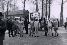 1950er-jaren-Bombakkes-Carnavalsoptocht-Groep-de-Balkan-