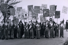 1950er-jaren-Bombakkes-Carnavalsoptocht-Groep