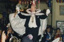 1994-Bombakkes-in-zaal-Hotel-de-Kroon-04