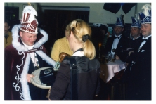 1997-Bombakkeskrantuitreiking-05