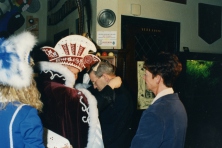 1997-Bombakkeskrantuitreiking-15