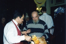 1997-Bombakkeskrantuitreiking-23