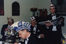 1999-Bombakkeskrantuitreiking-13