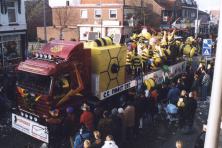 1999-Bombakkes-Optocht-Vriendengroep-Davy-Goertz-10