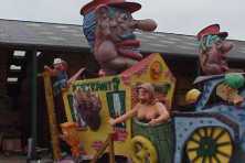 2001-Bombakkes-Carnavalsoptocht-Vriendengroep-Davy-Goertz-06