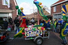 2006-Bombakkes-Carnavalsoptocht-in-de-Steendalerstraat-001