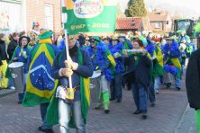 2006-Bombakkes-Carnavalsoptocht-in-de-Steendalerstraat-005