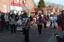 2006-Bombakkes-Carnavalsoptocht-in-de-Steendalerstraat-018