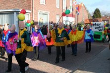 2006-Bombakkes-Carnavalsoptocht-in-de-Steendalerstraat-021