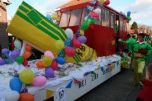 2006-Bombakkes-Carnavalsoptocht-in-de-Steendalerstraat-086