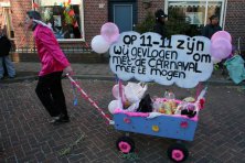 2006-Bombakkes-Carnavalsoptocht-in-de-Steendalerstraat-092