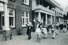 1961-Bombakkes-Prins-Hans-Bezoek-Ex-Prins-Wim-in-Sanatorium-06_2