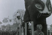 1952-Bombakkes-Carnavalsoptocht-11