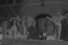 1974-Bombakkes-Ontvangst-Stadhuis-Prins-Jo-1-Sleuteloverdracht-02b